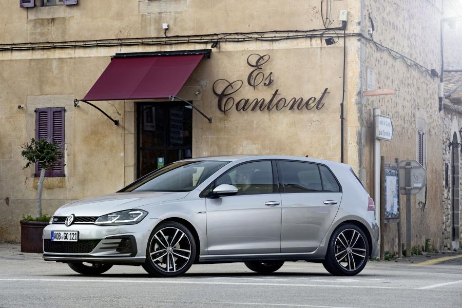  Volkswagen Golf GTD 5-Door 2017 года  (WW) (фото 4 из 58)